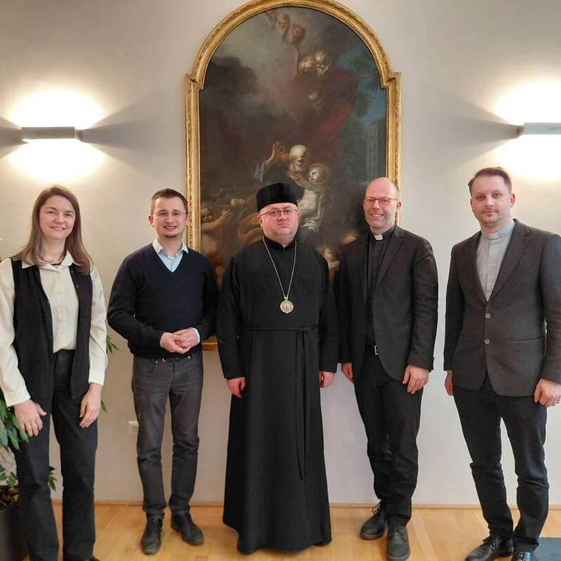 Diözese St. Pölten Monika Berger (Mitglied des Osthilfekomitees), Andreas Steinmetz (Vorsitzender des Osthilfekomitees), Weihbischof Volodymyr Firman, Generalvikar Christoph Weiss, Auslandsreferent und Übersetzer Pfr. Ivan Vynnyk