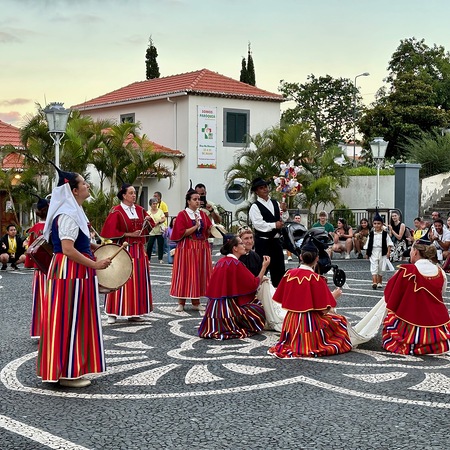 Folkloretänze für die Pilger